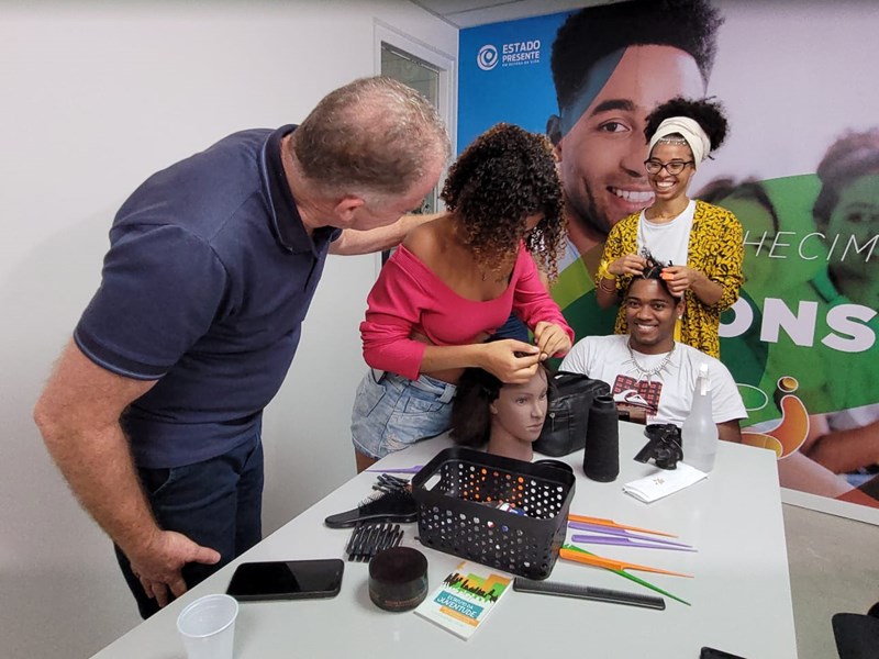 Vitória recebe dois novos CRJs em São Pedro e no Território do Bem