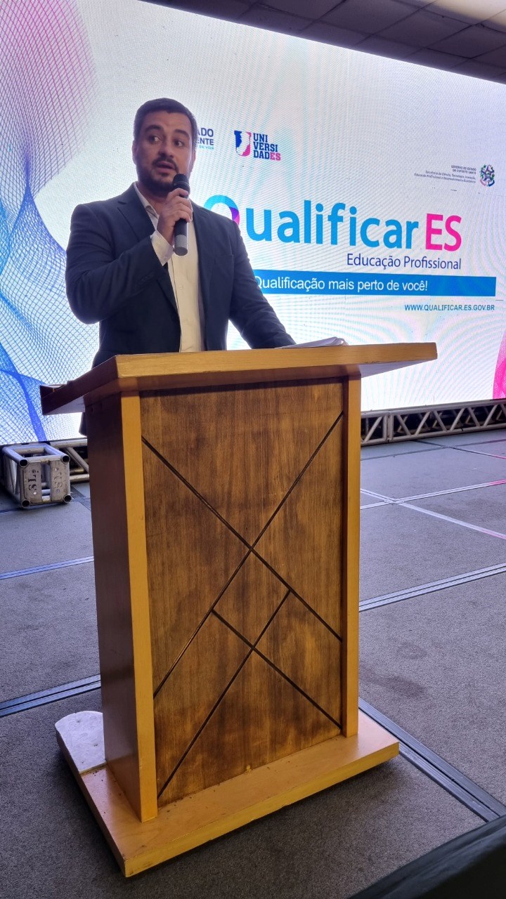 Governo realiza formatura dos cursos presenciais do Qualificar ES na Grande Vitória