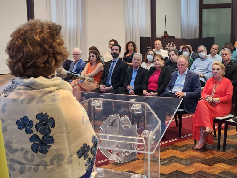 Governador entrega comenda Jerônymo Monteiro a Margareth Pretti Dalcolmo