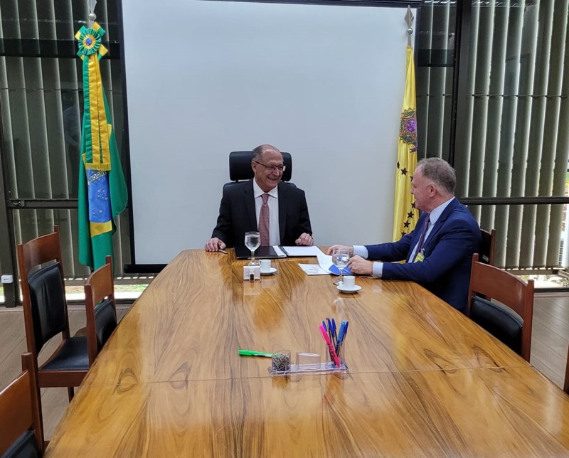 Casagrande participa de reunião do Fórum dos Governadores em Brasília