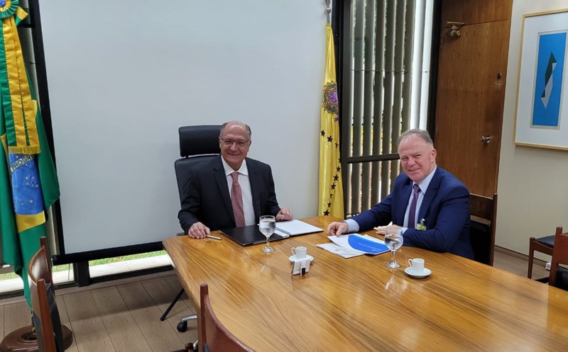 Casagrande participa de reunião do Fórum dos Governadores em Brasília