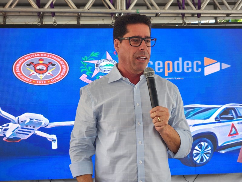 Governo do Estado entrega picapes e drones para Defesas Civis Municipais