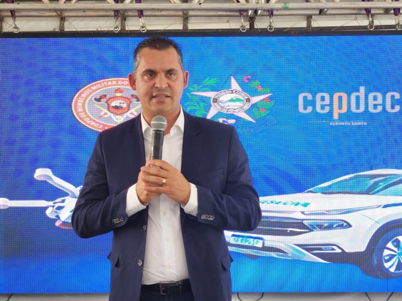 Governo do Estado entrega picapes e drones para Defesas Civis Municipais