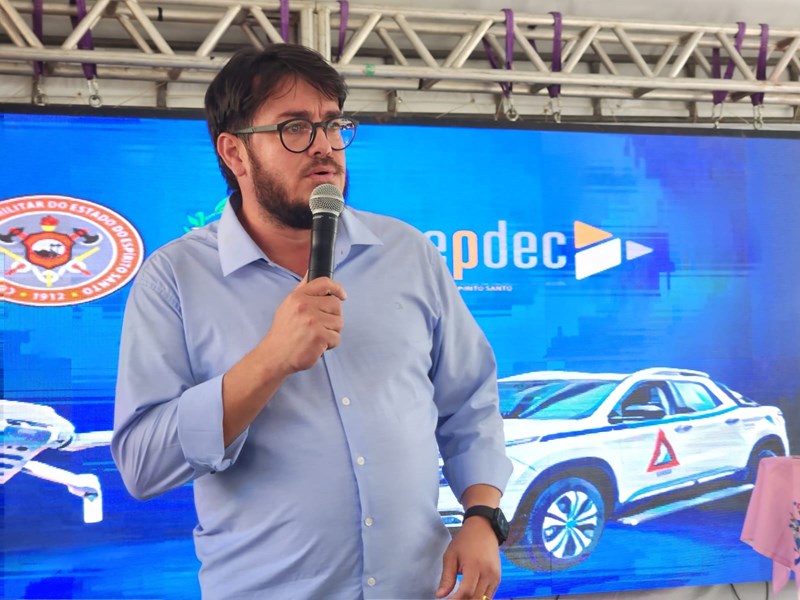 Governo do Estado entrega picapes e drones para Defesas Civis Municipais