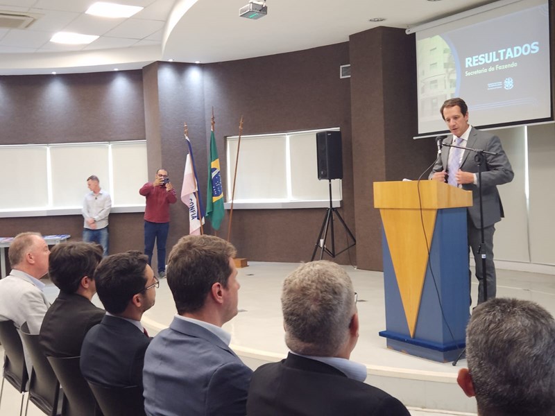 Governador realiza entrega de prêmios para sorteados do Nota Premiada Capixaba