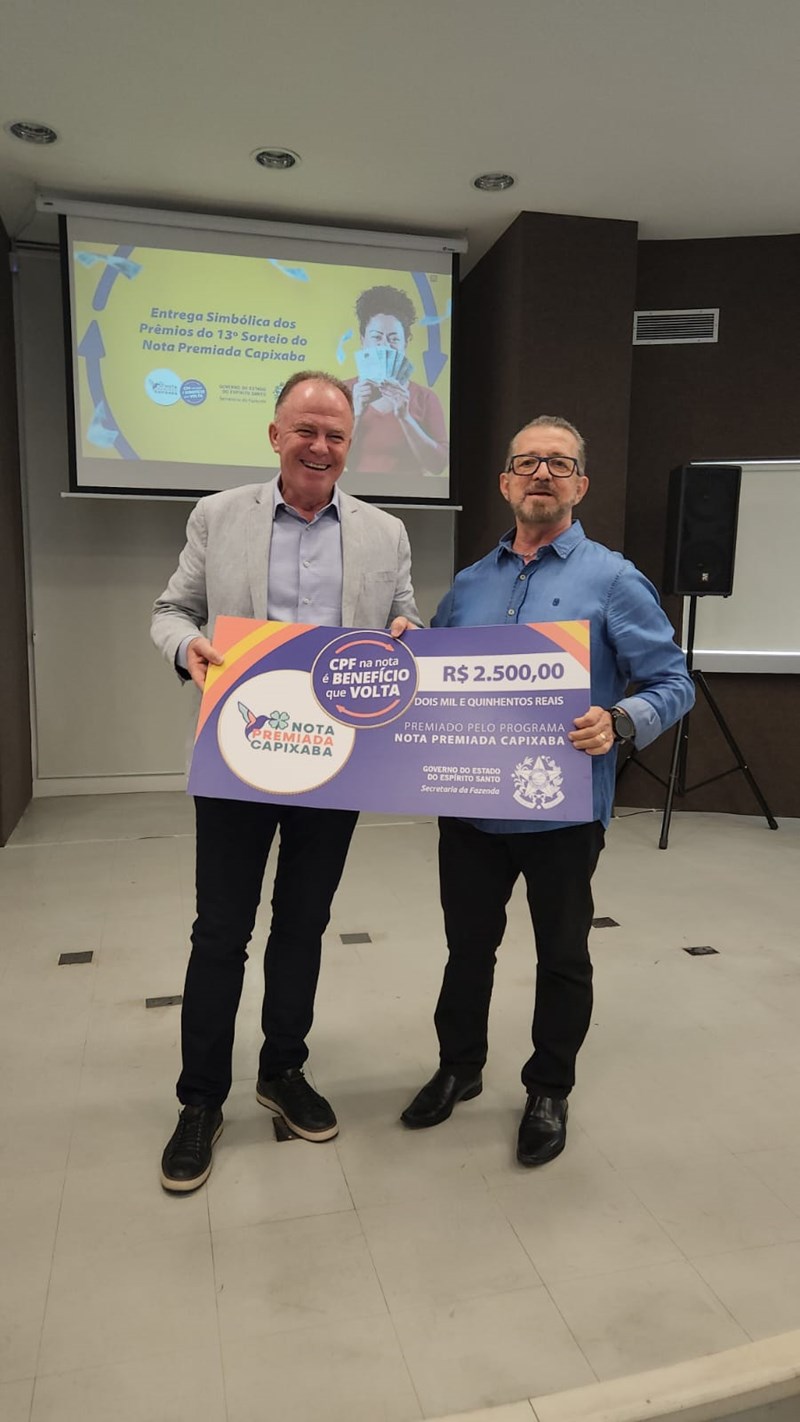 Governador realiza entrega de prêmios para sorteados do Nota Premiada Capixaba
