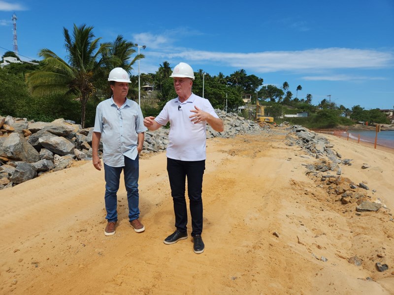 Governador visita obras de engordamento da Praia de Meaípe, em Guarapari