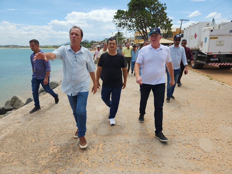 Governador visita obras de engordamento da Praia de Meaípe, em Guarapari