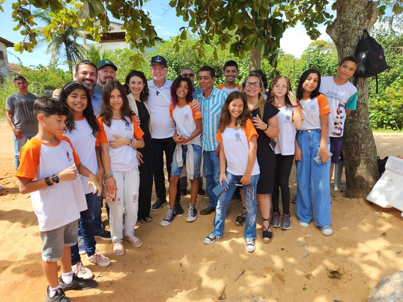 Governador visita obras de engordamento da Praia de Meaípe, em Guarapari