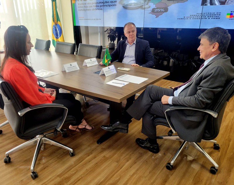 Casagrande se reúne com ministro do Desenvolvimento e Assistência Social em Brasília