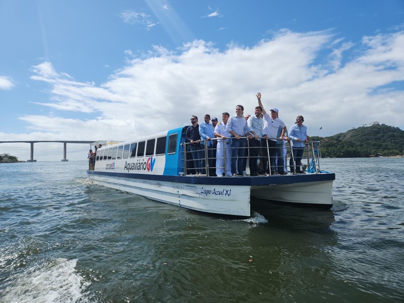 Governador acompanha teste da embarcação do novo Aquaviário