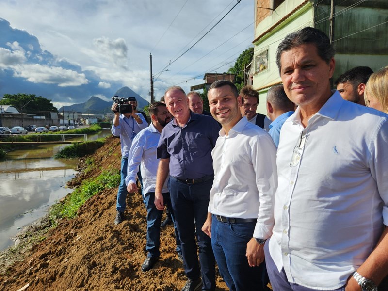 Governo entrega casas populares e anuncia novos investimentos em Viana
