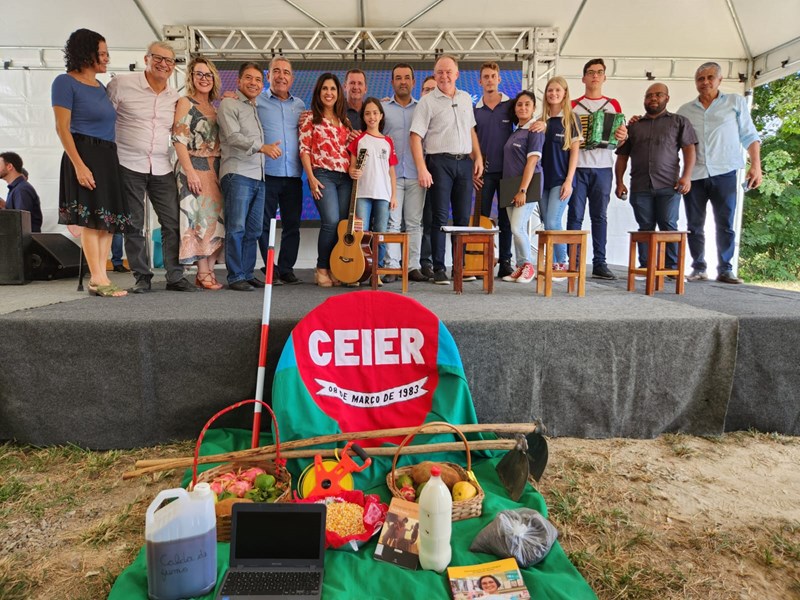 Governador realiza entrega de investimentos na infraestrutura em Vila Pavão