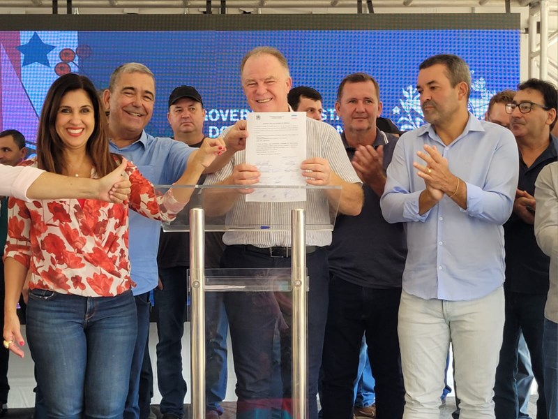 Governador realiza entrega de investimentos na infraestrutura em Vila Pavão