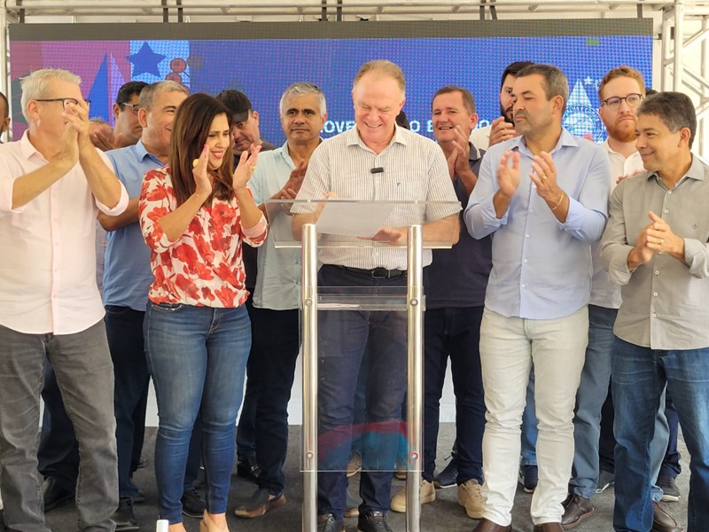 Governador realiza entrega de investimentos na infraestrutura em Vila Pavão
