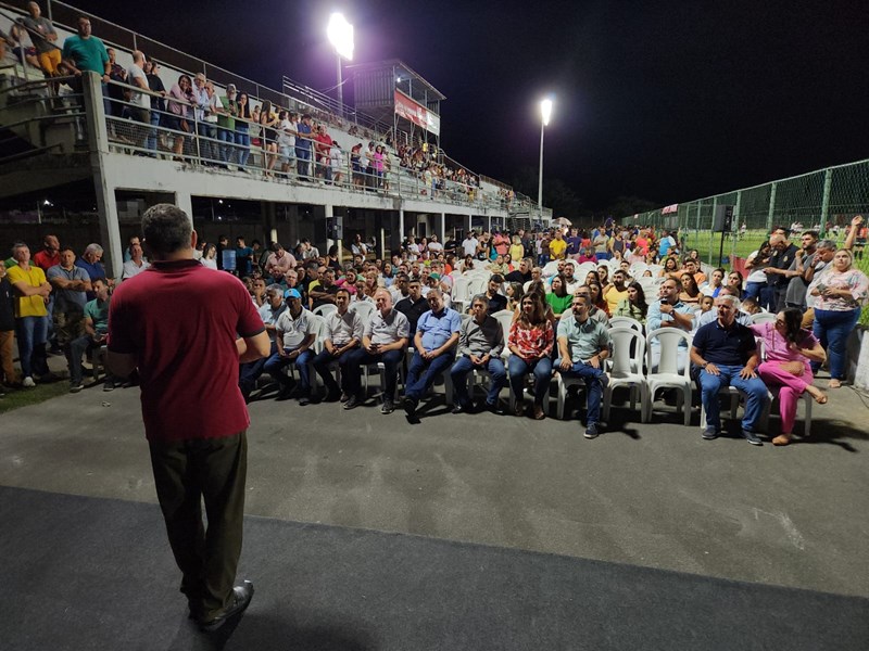 Governo entrega nova iluminação de estádio e recapeamento de ruas em Jaguaré