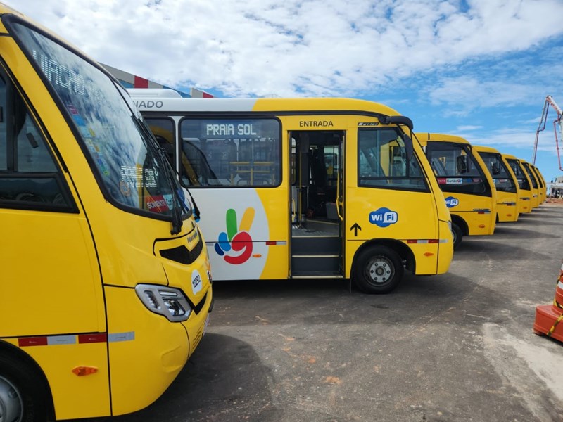 Governo avança obras do viaduto de Carapina e entrega novos ônibus do Transcol