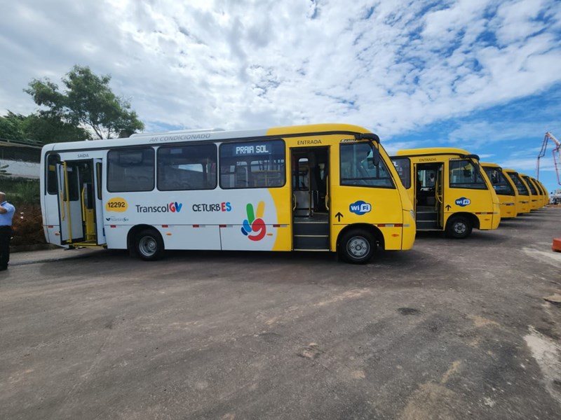 Governo avança obras do viaduto de Carapina e entrega novos ônibus do Transcol