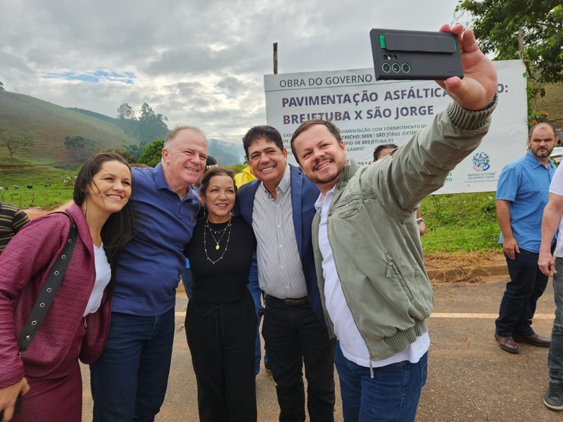 Governador inaugura obras de pavimentação asfáltica em Brejetuba