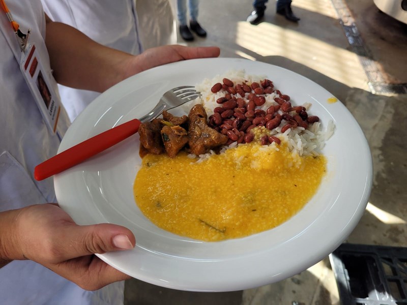 Governador visita cozinha integrada em funcionamento no Complexo de Xuri