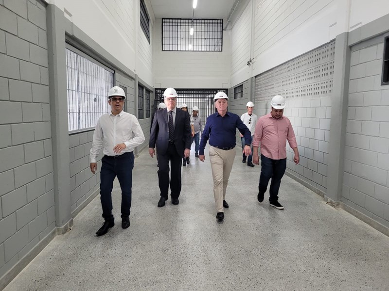 Governador visita cozinha integrada em funcionamento no Complexo de Xuri