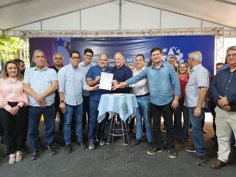 Casagrande anuncia pavimentação de ruas e nova unidade de saúde em Pancas