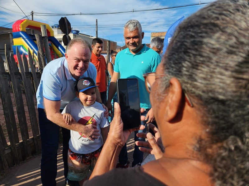 Governador inaugura quadra e visita obras de macrodrenagem em Vila Velha
