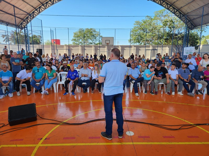 Governador inaugura quadra e visita obras de macrodrenagem em Vila Velha
