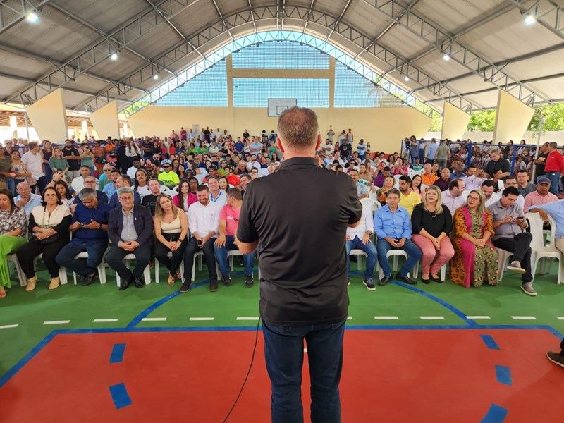Governador entrega obras e anuncia novas ações em Conceição da Barra