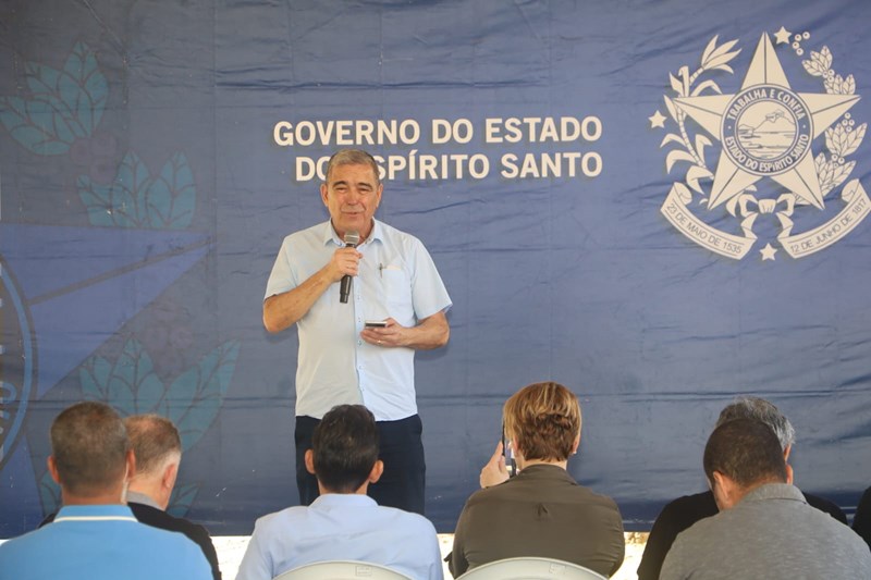 Governador anuncia obras de infraestrutura e casas populares em João Neiva