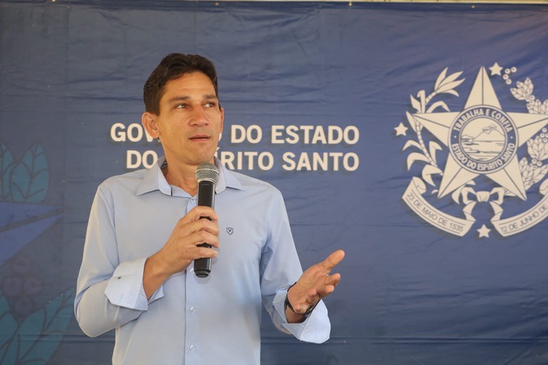 Governador anuncia obras de infraestrutura e casas populares em João Neiva
