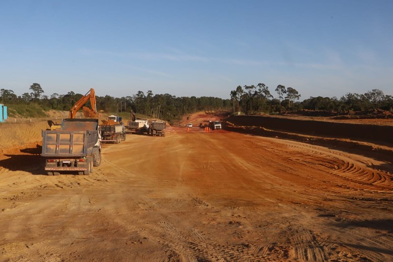 Governador visita obras na Avenida Abido Saadi e do Contorno de Jacaraípe, na Serra