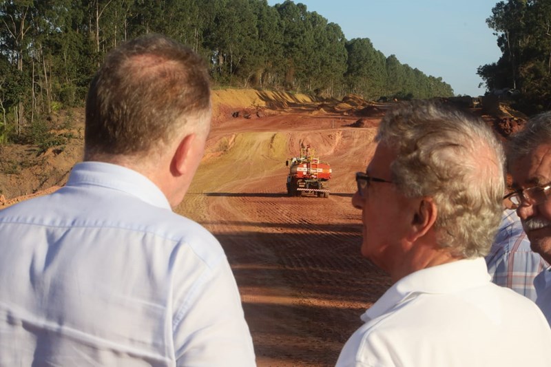 Governador visita obras na Avenida Abido Saadi e do Contorno de Jacaraípe, na Serra