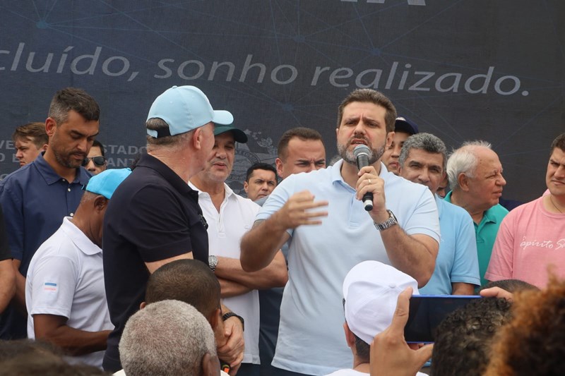 Governador inaugura viaduto e obras do Complexo Viário de Carapina
