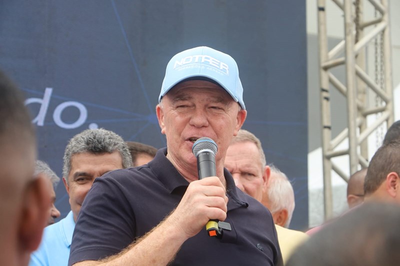 Governador inaugura viaduto e obras do Complexo Viário de Carapina