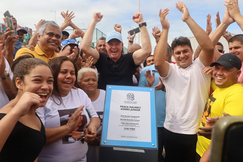 Governador inaugura viaduto e obras do Complexo Viário de Carapina