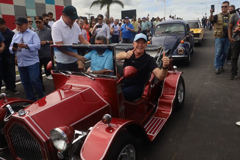 Governador inaugura viaduto e obras do Complexo Viário de Carapina