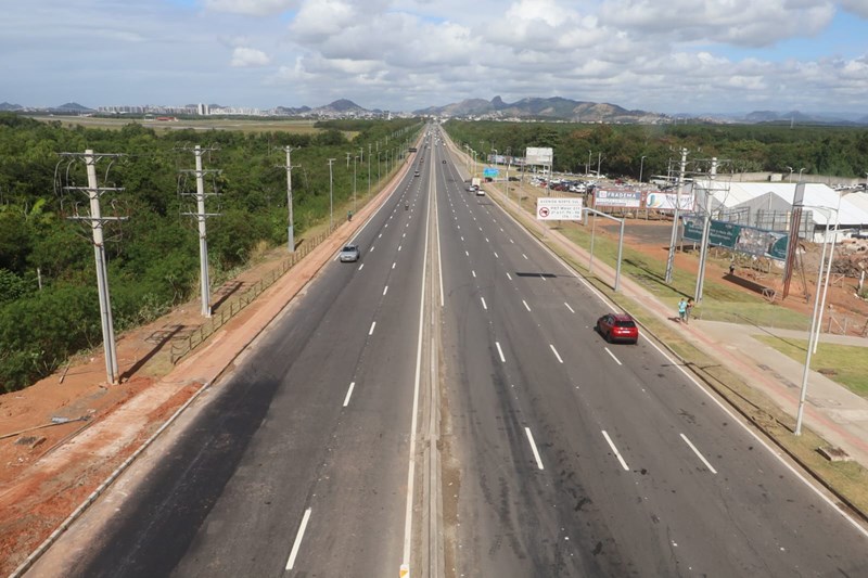 Governador inaugura viaduto e obras do Complexo Viário de Carapina