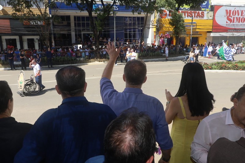 Governador anuncia novos investimentos no aniversário de 102 anos de Colatina