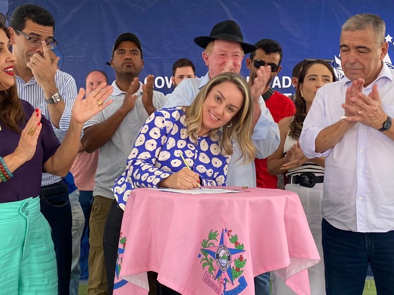 Governo do Estado inaugura obras e anuncia novos investimentos em Ecoporanga