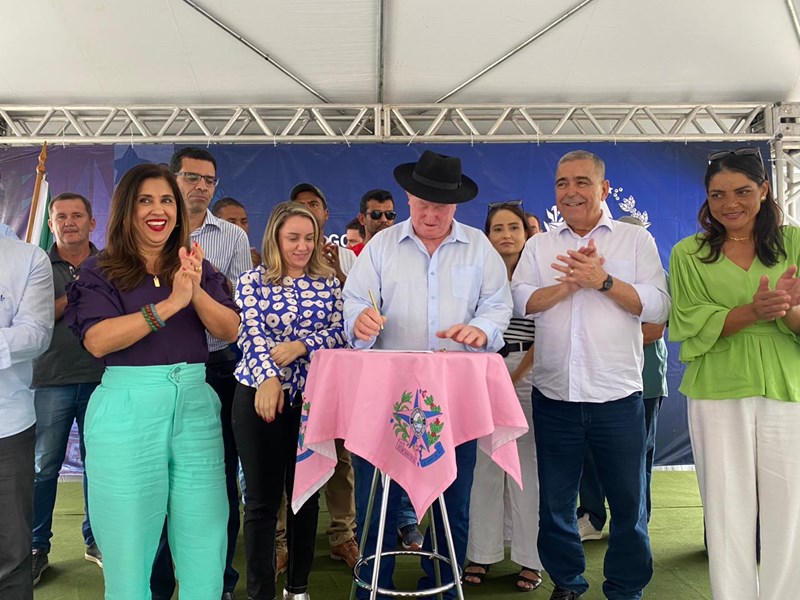 Governo do Estado inaugura obras e anuncia novos investimentos em Ecoporanga