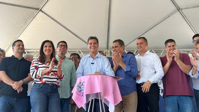 Governo inaugura pavimentação de ruas e anuncia novas obras em Jaguaré