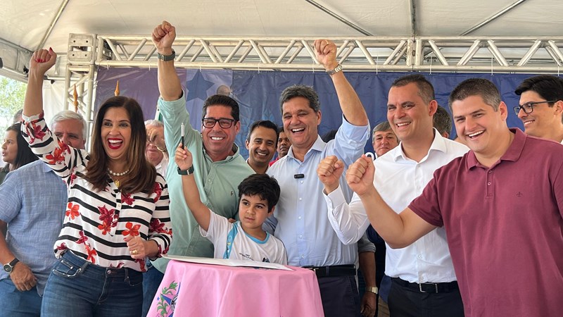 Governo inaugura pavimentação de ruas e anuncia novas obras em Jaguaré