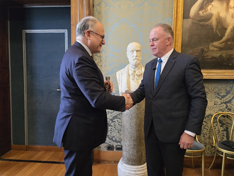 Em escala para a COP29, Casagrande se reúne com prefeito de Roma