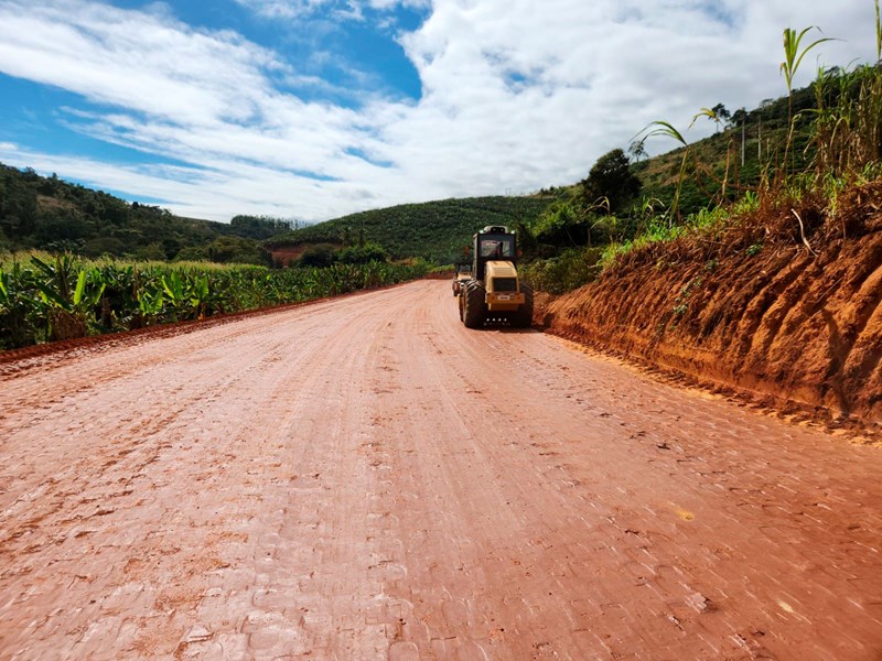 Governo do Estado inaugura obras de calçamento rural e novo Creas de Itarana