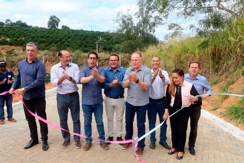 Governo do Estado inaugura obras de calçamento rural e novo Creas de Itarana
