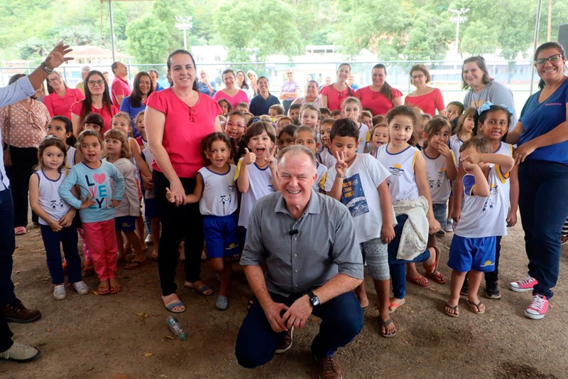 Governo do Estado inaugura obras de calçamento rural e novo Creas de Itarana