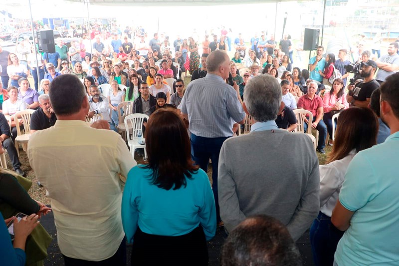 Governador autoriza construção de escolas e unidade de saúde em Vila Valério