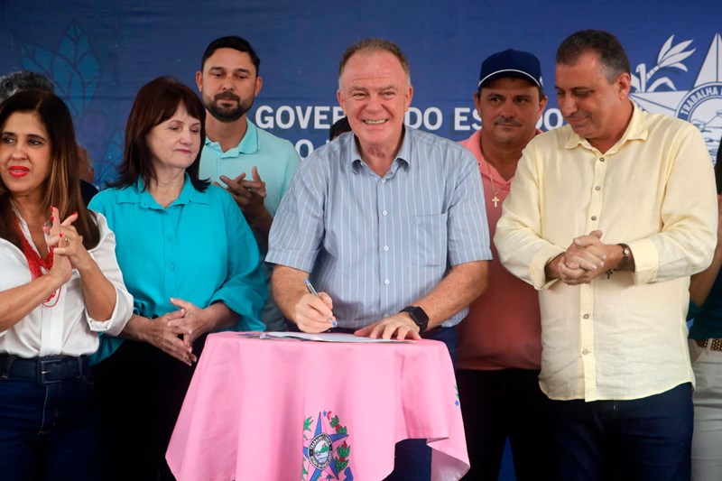 Governador autoriza construção de escolas e unidade de saúde em Vila Valério