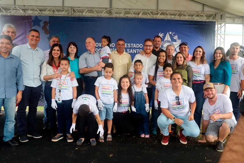 Governador autoriza construção de escolas e unidade de saúde em Vila Valério